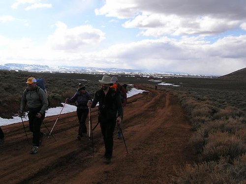 Trekkin' in Style; check out<br />
Happy hikers with lightweight packs<br />
<a href=