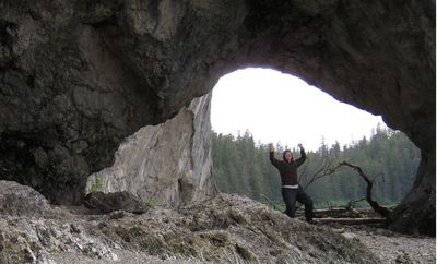 Georgia in arch Georgia in arch